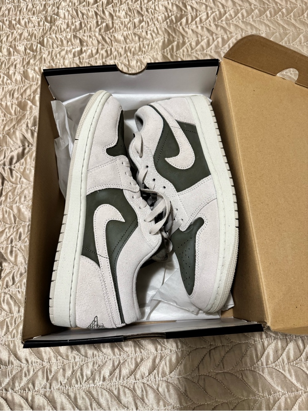 Jordan Low-Top Sneakers in Olive and Cream